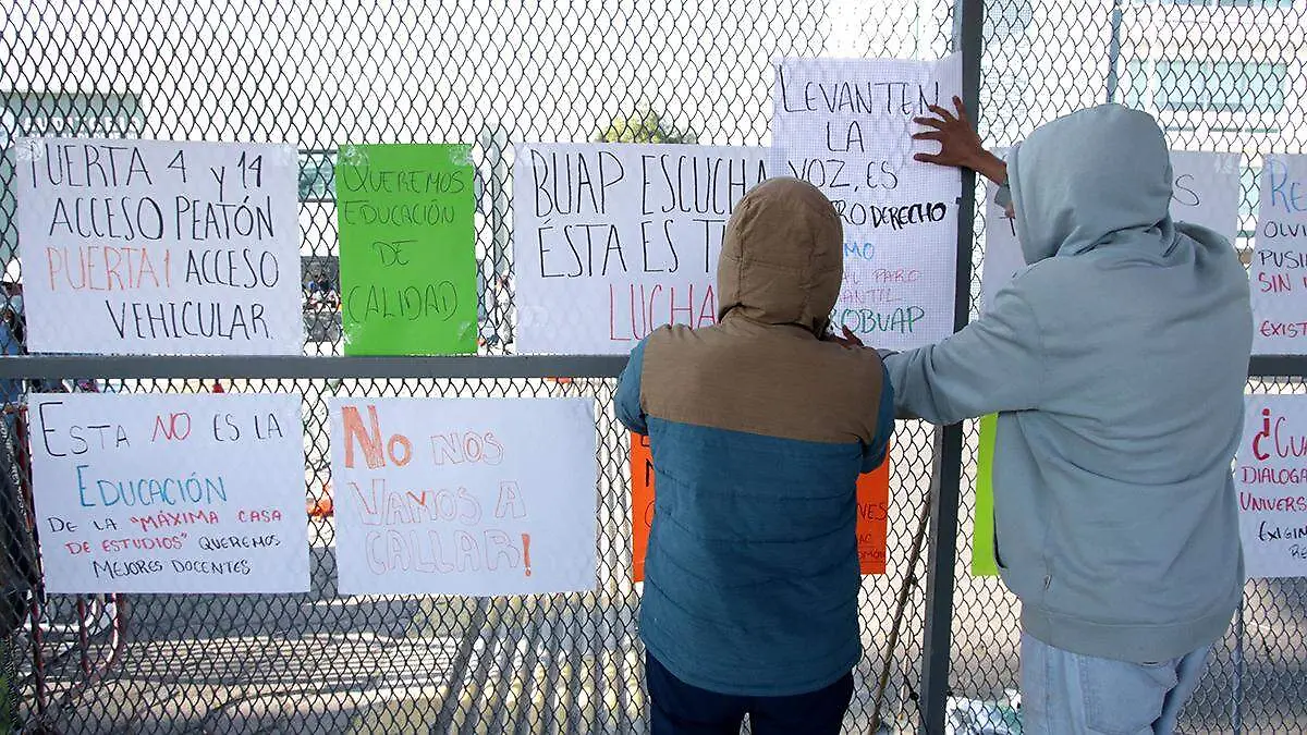 Se cumplieron 18 horas desde que los estudiantes de la BUAP tomaron CU